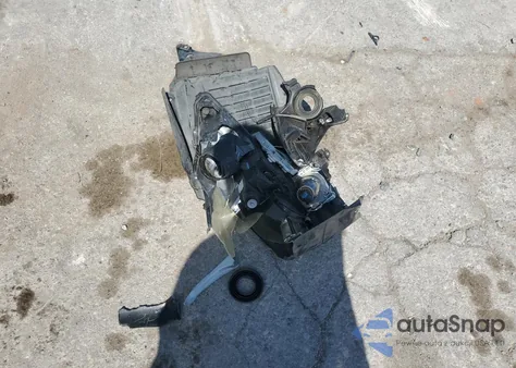 2015 Nissan Altima 2.5 z USA, uszkodzony, nr VIN 1N4AL3AP9FN369028